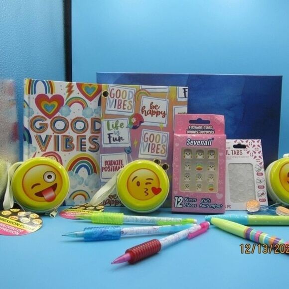 ๐ฅKids Fun Emoticons Set๐๐๐ happy face barrettes press on nails - Picture 3 of 9